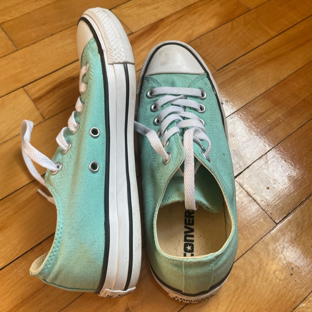 Converse Sneakers in Aruba Blue CT DBL TNG OX size 7.5